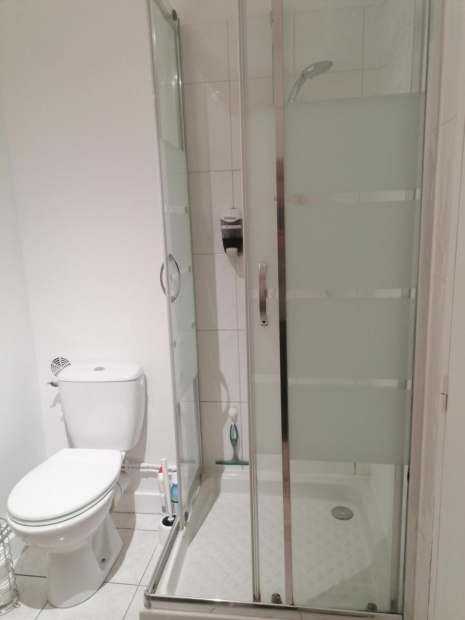 Le Petit Chalet -Appartement Proche De La Vieille Ville , Du Centre Ville Et Du Tram- Petit Dejeuner Offert Le Mans Kültér fotó