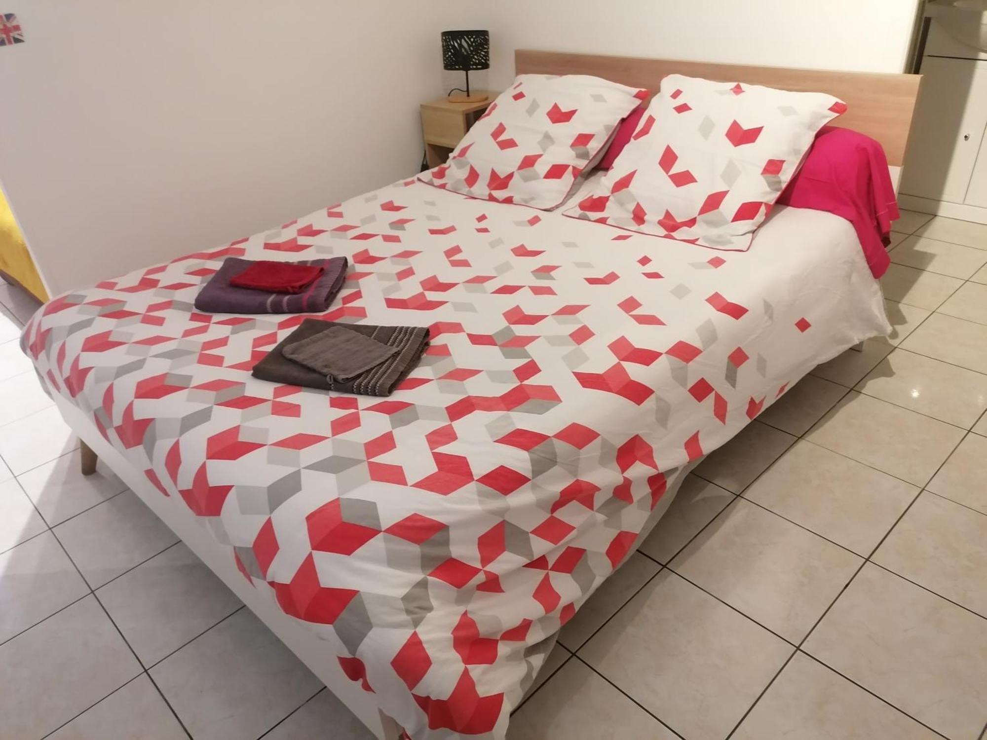 Le Petit Chalet -Appartement Proche De La Vieille Ville , Du Centre Ville Et Du Tram- Petit Dejeuner Offert Le Mans Kültér fotó